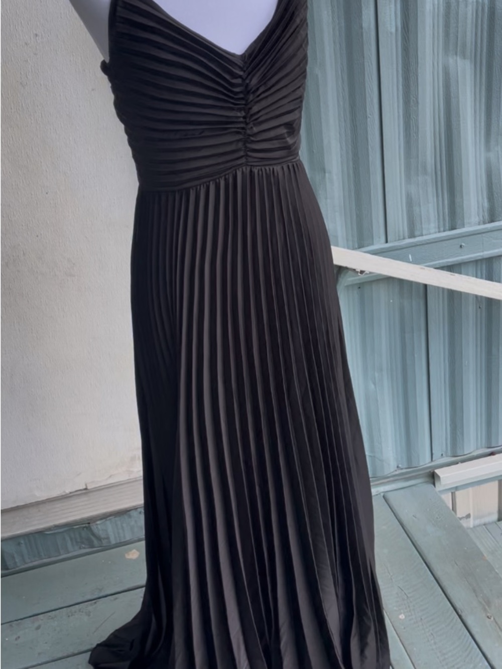 Elegant Black Pleated Maxi Dress - Women